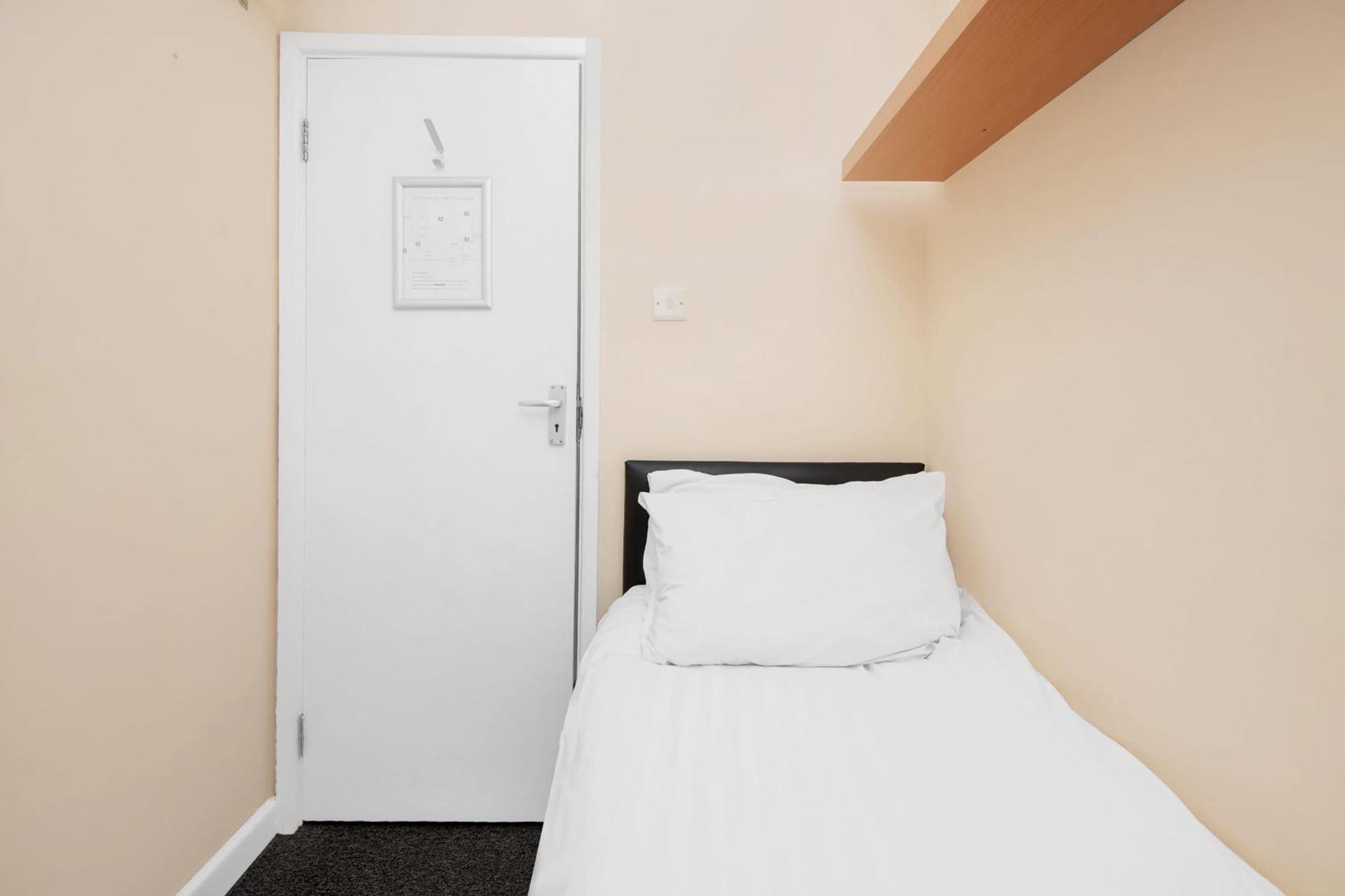 Chris'S Motel Stokenchurch Ngoại thất bức ảnh