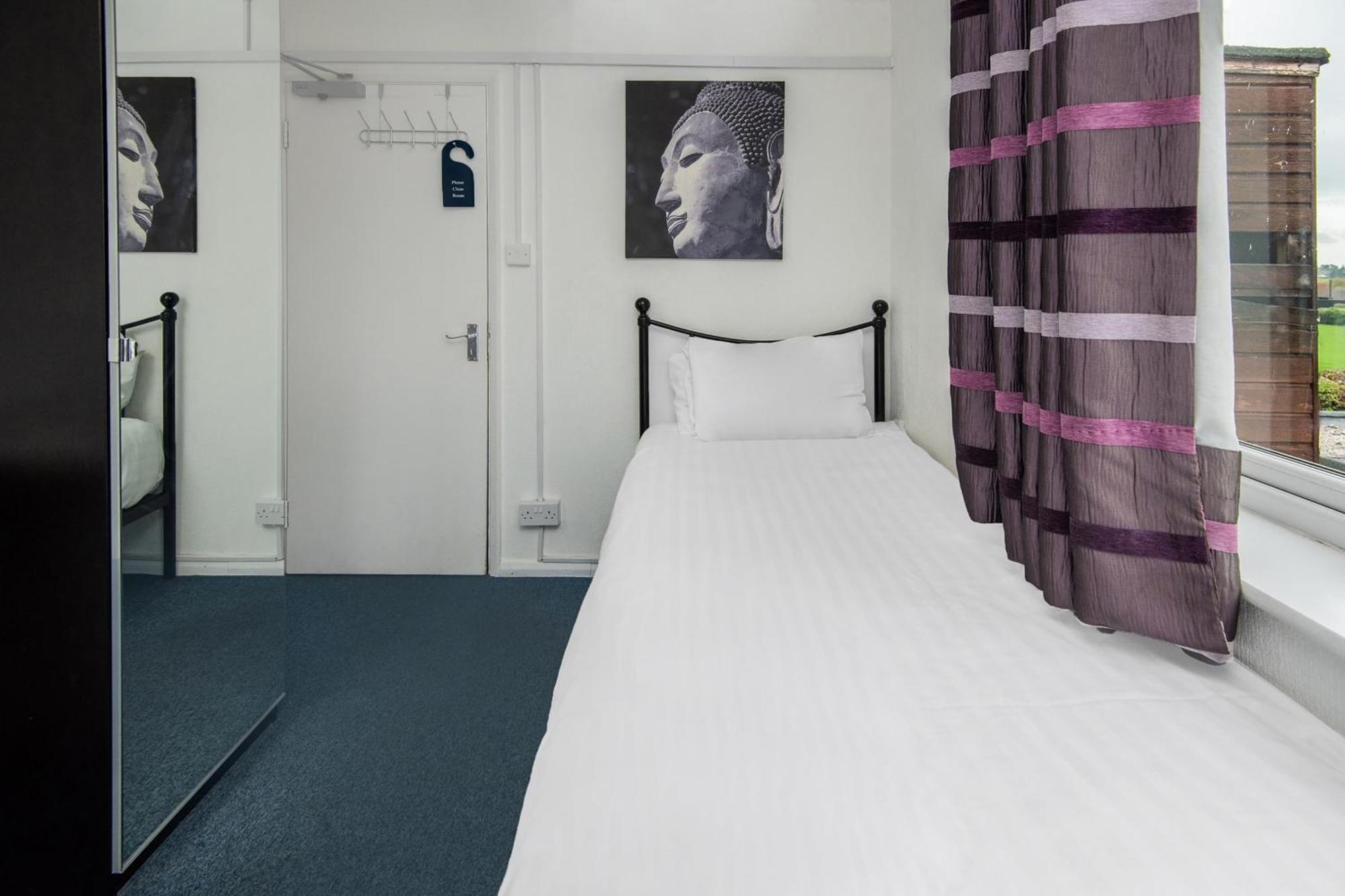 Chris'S Motel Stokenchurch Ngoại thất bức ảnh