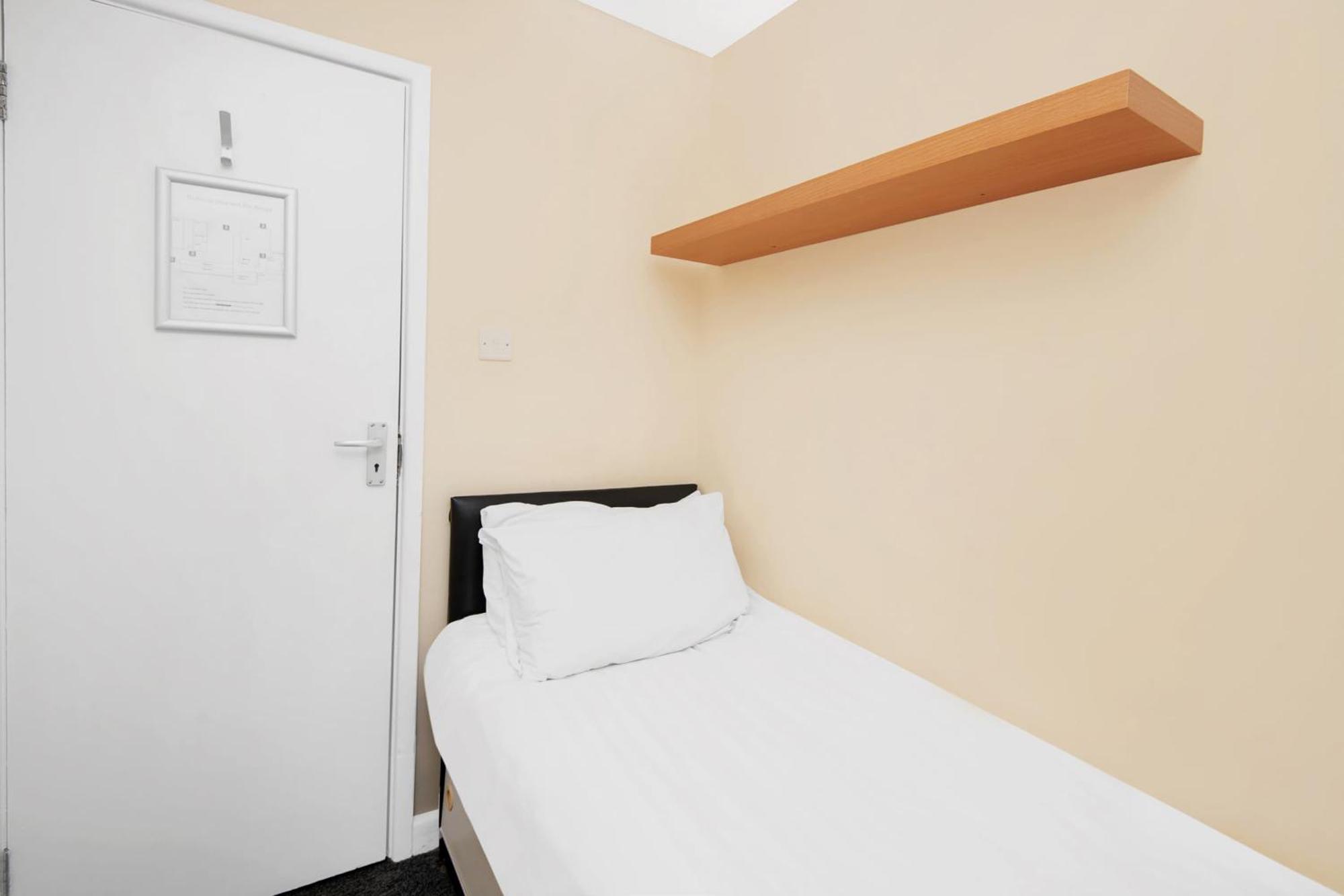 Chris'S Motel Stokenchurch Ngoại thất bức ảnh
