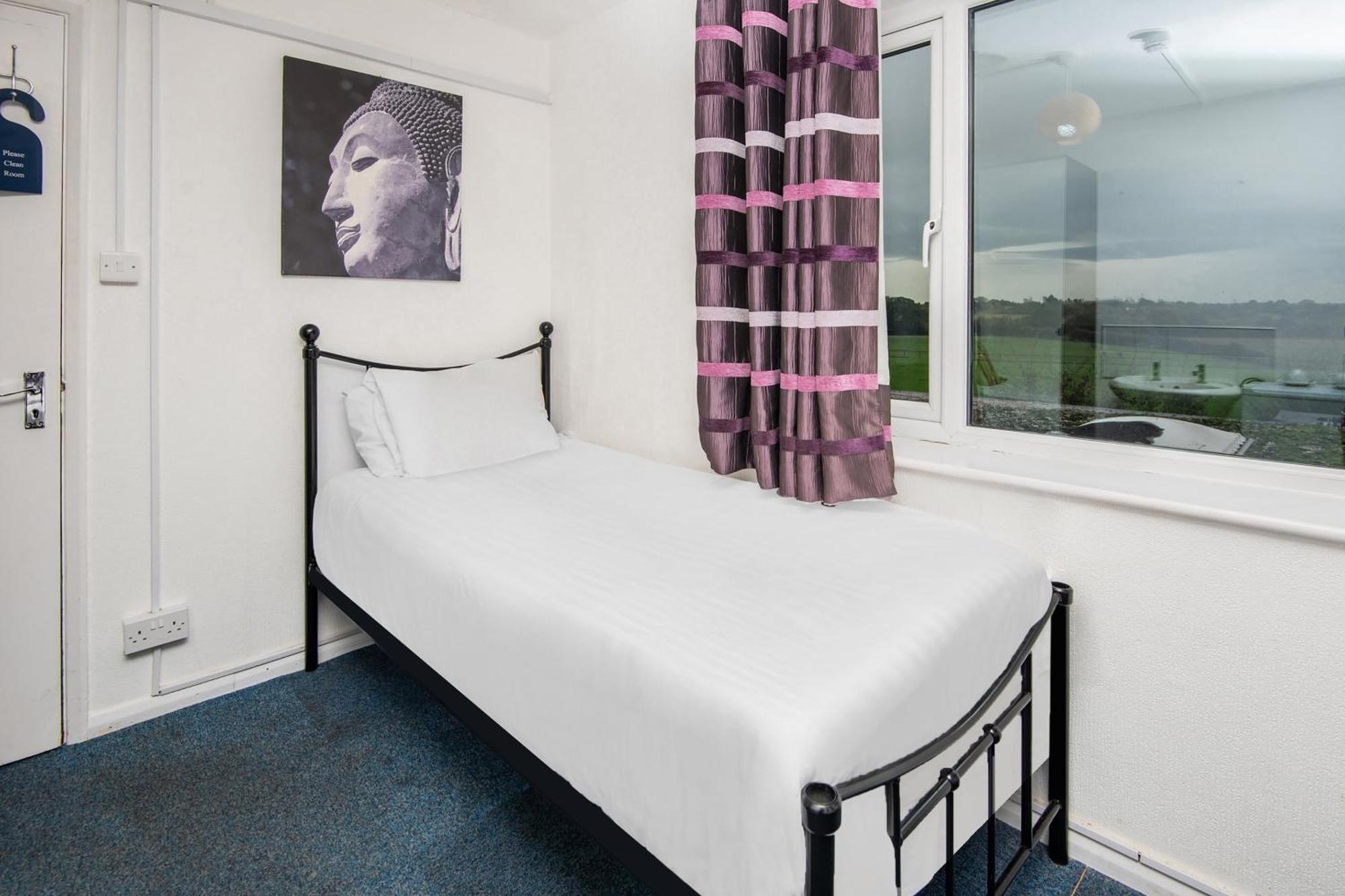 Chris'S Motel Stokenchurch Ngoại thất bức ảnh