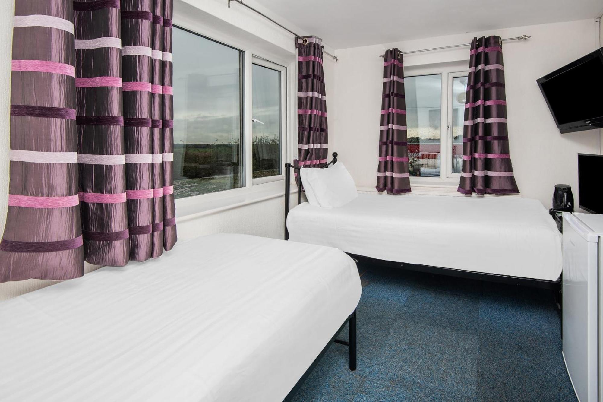 Chris'S Motel Stokenchurch Ngoại thất bức ảnh
